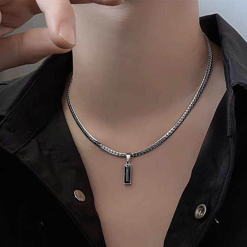 Zircon Embossed Geometric Necklace