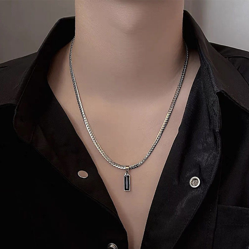 Zircon Embossed Geometric Necklace