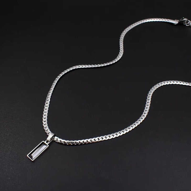 Zircon Embossed Geometric Necklace