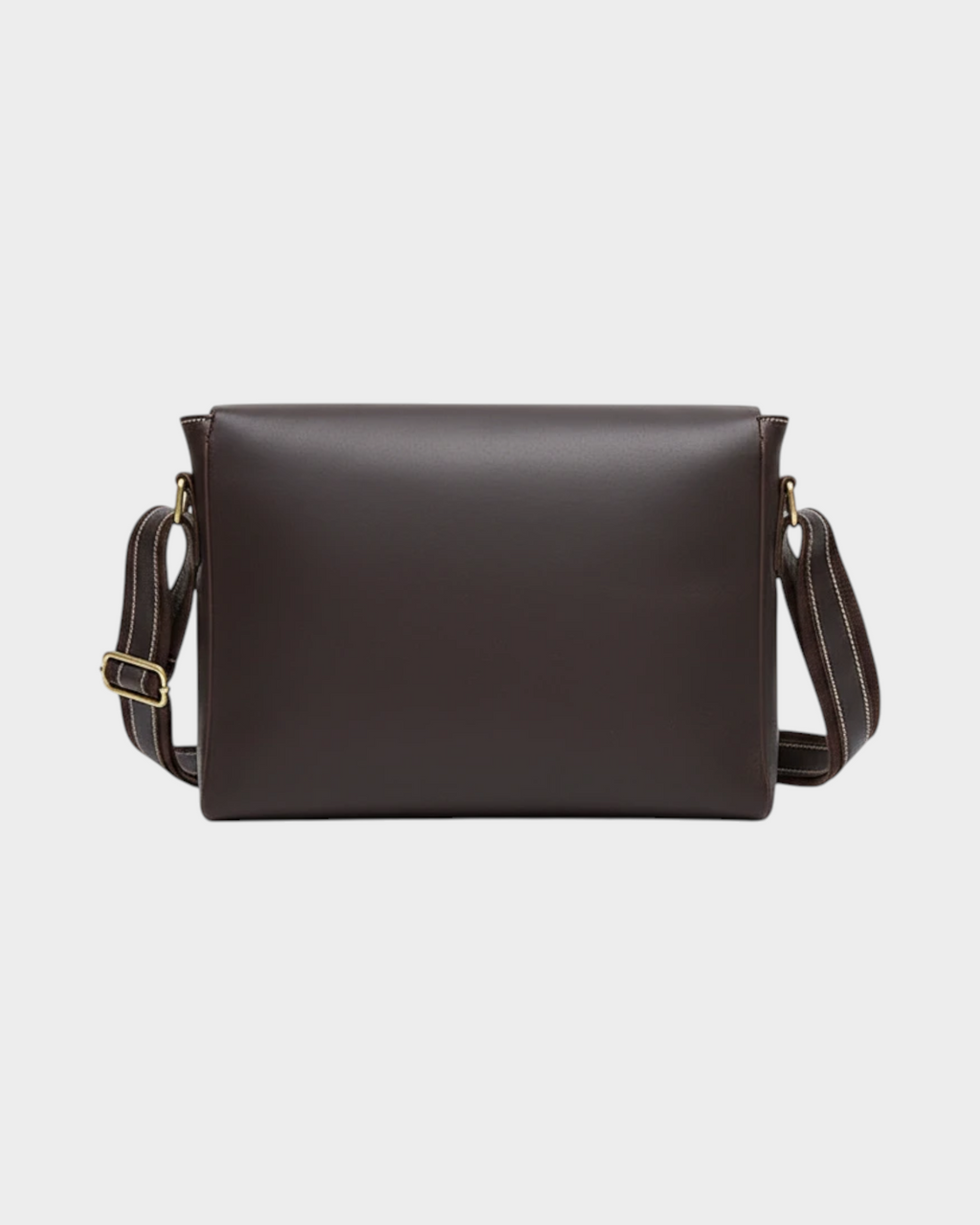SIEVRA brown messenger bag made from durable Crazy Horse leather with an adjustable shoulder strap
