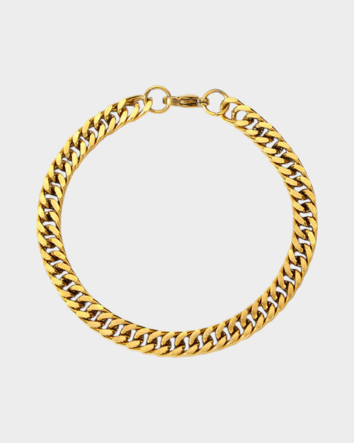 SIEVRA Flint Cuban bracelet in gold-tone stainless steel, close-up detail of the chain links